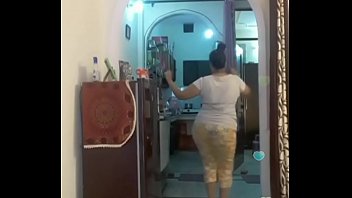 Hot desi indian bhabi shaking her sexi ass &amp_boobs on bigo live...1