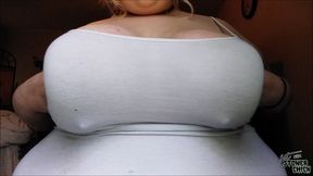 Huge Tits In A Tanktop