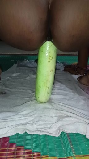 Bhabhi Ne jabardast louki chut me dala