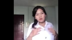 นักศึกษาสาวสุดสวยไลฟ์ถอดถอดโชว์ช่วยตัวเองในกลุ่มลับ