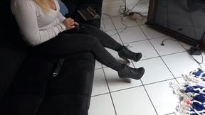 Wooden Shoe's resting on his balls