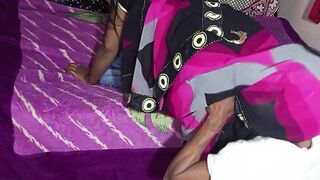 Morning Me Saree Uthakar Maami Ki Gaand or Choot Chatayi