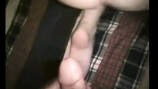 Film de casă cu o curvă americană care suge pula după fund