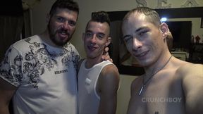 salopr se prend une bite enorme dans son cul