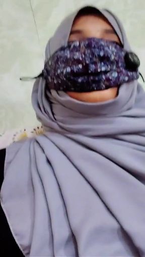 Hijabi stepmom need big dick for face fuck so stepson help her hot xxx   Clip 1
