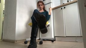 Clean my dirty shoes!