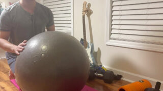 Masturbation, fesses rebondies, robe, bulles – des travestis japonais amateurs se font sodomiser