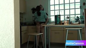 esposa infiel invita a su jefe a cenar y terminan follando por toda la casa
