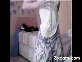 19yo turkish slut naked on webcam