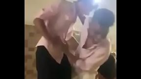 Amigos se comendo na broderagem