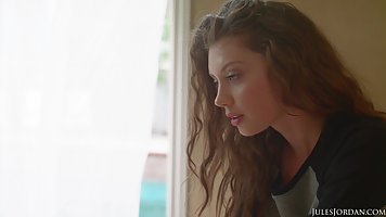 Elena Koshka and Ivy Wolfe can not stop making love with each other, in a massage room