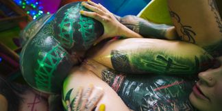 Two punk girls fill the tattooed girl&#039;s asshole with cum