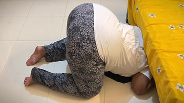 Big Ass Curvy Muslim Hot Stepmom Stuck under Bed Then She want Anal fuck from me! Episode-1