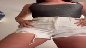 experimentando roupa no provador da loja do shopping bem tarada para voces !! esposaheyya