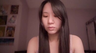 Weird Feet Stuff - Cute Asian Girl ASMR
