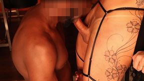 negao gozou em cima do meu cusinho, eu nunca vi tanto leite - bbc came on my ass, i ve never seen so much cum!