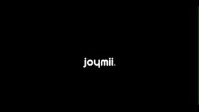 Solo gal puts her sex toy in work