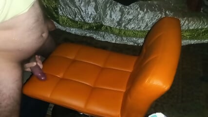 A guy who is good at giving penis massages on a chair It made me feel so good.when he ejaculated my cum on the chair