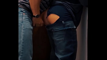 Mi compa curioso despues de unos tragos me revienta a verga