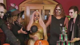 Witch with a hot mature pussy gets fucked by a hung guy
