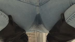 Pipi dans mon jean Levi’s et bave