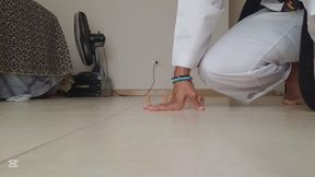 Karate Giantess Stompíng Little Men