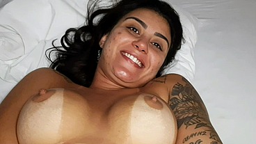 ESSA MINEIRA É TODA MARAVILHOSA , CHUPA MUITO GOSTOSO