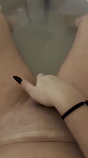 Hot Wife Masturbates in Bathtub - 4K