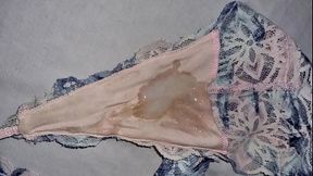 Los calzones sucios de la esposa de mi tio