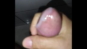 BATENDO UMA NO BANHEIRO