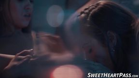 Rekindling girlfriends Karla Kush and Jill Kassidy orgasm together