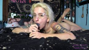Quin Glasses Dildo Suck wmv