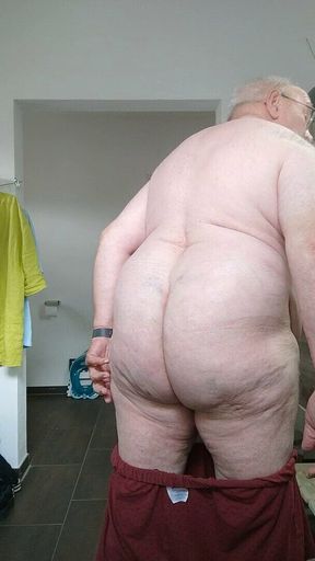 Naked Show and Fart