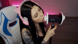 ASMR 3DIO EAR LICKING INCREDIBLY HOT. HONEY HAZE