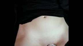 Frot&aacute_ndome contra una almohada 2