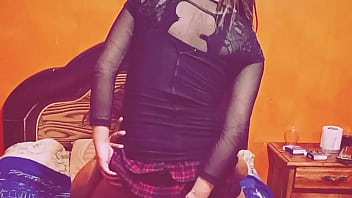 me tiro a esta travesti le doy sexoy duro