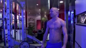 3 612 tony axel fucked by 2 top xxl in muscualtion room