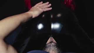 Redheaded girl in latex licked to orgasm - 4k video