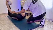 1er cours de yoga pour SadSilly - son prof passe de la méditation à la pénétration - Fit Sex Teacher Yoga French