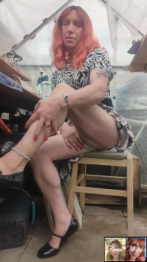 Play with Auntie Fiona's Slit