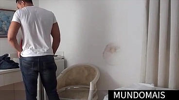 Homen metendo gostoso no fim de semana na casa dele