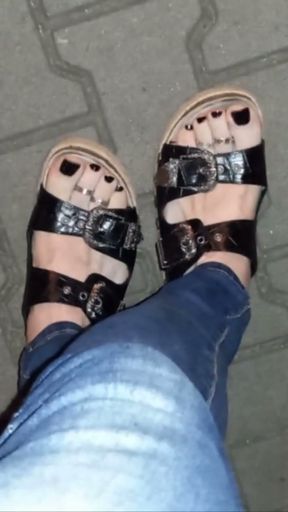 public masturbation and cumshot   Clip 1