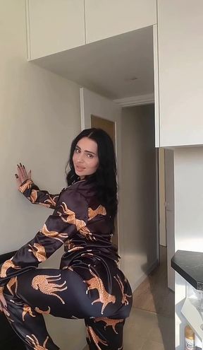 Curvy Black Pro Adult Solo Nudity