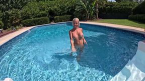 Super Hot MILF Tatiana Steele Gives Ian a POV BJ in the Pool