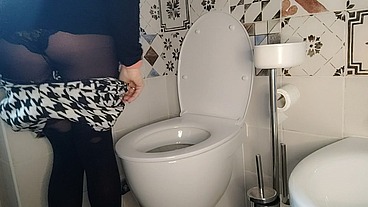 Chantal let you spy while she...