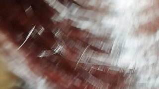 Gemene slet geeft een slordige pijpbeurt voor ruwe anale pounding