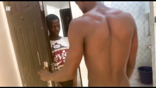 Suihinotto, ratsastus, musta, isä, mies – hardcore-video laihasta amatööri-intialaisesta teinihomohuorasta, joita pantiin perseelle