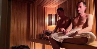 I Came to the Sauna to Warm up, but Then a Nice Guy Came, on Which I Was Excited After a Little Caressing Each Other, Hot, Pas