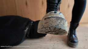 Licking extremely dirty Docs