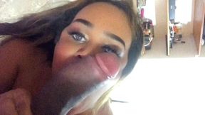 bombeiro encontra travesti se exibindo no espelho fica com tesao e fode a cavala gostosa gozando dentro